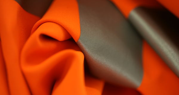 帶有反光帶的夜間能見(jiàn)度熒光服裝 帶有反光帶的夜間能見(jiàn)度熒光服裝